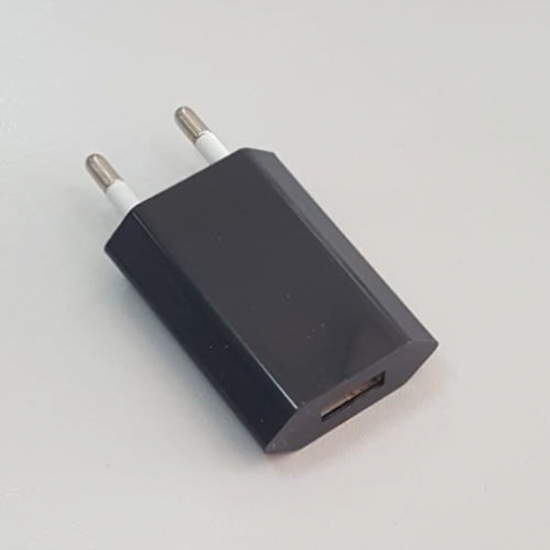Зарядка в розетку T4-1000 (плитка) для 1USB 1A